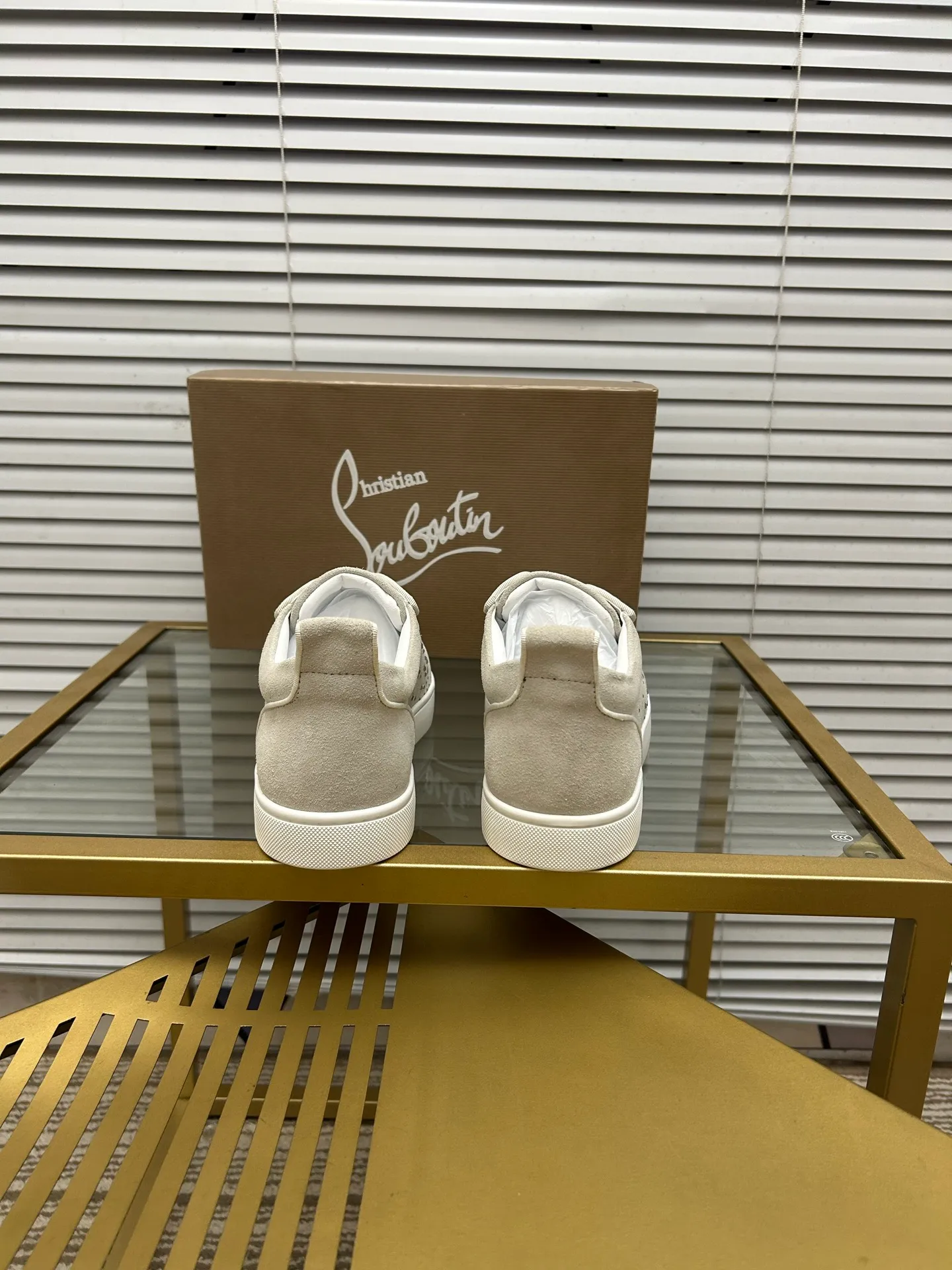 (Customized model) Ex-factory price is 500. christian louboutin (CL red sole shoes) counter series, casual sneakers for couples 📢 📢 📢 Exclusive hot style release 🎈🎈💪 Movable latex feet 👻 Finished outsole line [Proud] 😝Female 35-40# Male 38#-46, global supply😝 [Top version]: Original imported genuine leather upper, top original leather lining, original molded TPU outsole, original 1:1 detail processing, original shoe last,